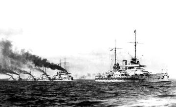 Marine im Ersten Weltkrieg: Deutsches Flottengeschwader in Gefechtsstellung [Skagerrakschlacht?]