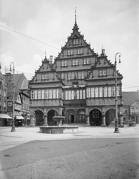 Das Rathaus, Westernstraße, erbaut 1613-20 im Stil der Weserrenaissance und des frühen Barock durch den Fürstbischof Dietrich von Fürstenberg