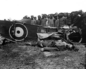 Luftwaffe im Ersten Weltkrieg: Abgeschossener Flieger der englischen Armee