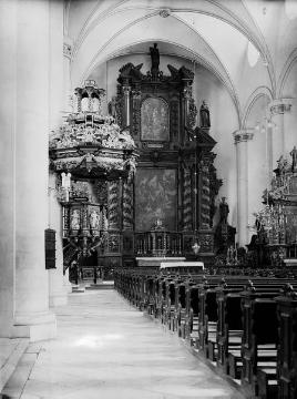 St. Ignatius, ehemalige Jesuitenkirche: Langhaus mit Kanzel und Hochaltar - Barockaltar, im 2. Weltkrieg zerstört (Aufnahmedatum geschätzt)