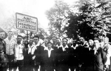 Weimarer Republik: Demonstration des Allgemeinen Deutschen Gewerkschaftsbundes ADGB für den Achtstundentag