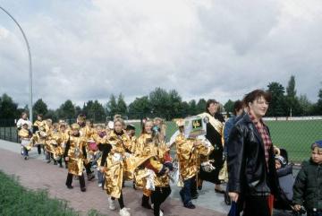 Festzug 850-Jahrfeier Nordwalde 2001: Kinderzug aus der Gangolfschule