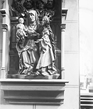 Holzskulptur der "Heiligen Sippe" in der Pfarrkirche St. Peter und Paul in Gehrden