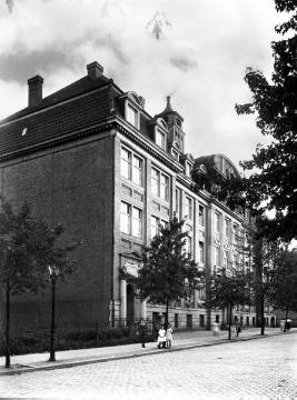 Landwirtschaftliche Winterschule  (Aus- und Fortbildungsstätte), straßenseitige Hauptfront, um 1920?