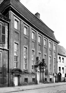 Kreissparkasse Münster, gegr. 1859: Eingangsfront Königstraße 67, um 1920?