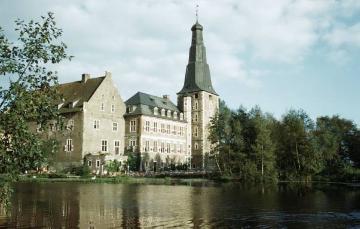Schloss Raesfeld mit Gräfte