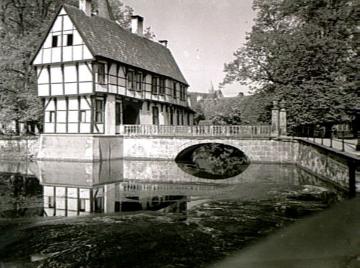 Schloss Steinfurt: Torhaus und Aa-Brücke zur Vorburg, um 1940?