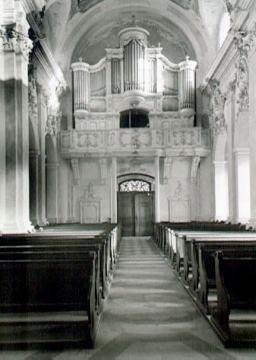 Kirche Maria Immaculata: Haupttrakt mit Orgel- prospekt (ehemalige Jesuitenkirche)