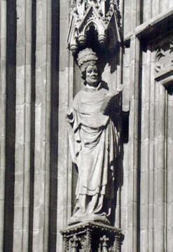 Papstfigur am Südportal der "Wiesenkirche" (ev. Pfarrkirche St. Maria zur Wiese)