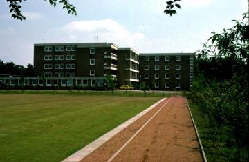 Westfälische Klinik für Psychiatrie Gütersloh: Gebäude der Klinischen Zentrale, 1974.