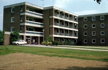 Westfälische Klinik für Psychiatrie Gütersloh: Gebäude der Klinischen Zentrale, 1974.