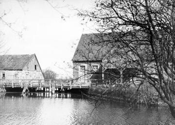 Höpings Mühle an der angestauten Aa