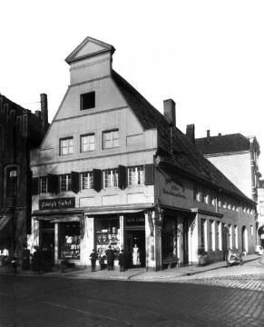 Blick von Südwesten auf das Geschäft Adolph Siebel an der Ludgeristraße 53