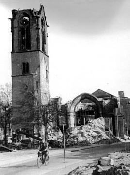 Münster in der Nachkriegszeit, um 1946 (?): Ruine der Erlöser-Kirche zwischen Eisenbahnstraße und Friedrichstraße