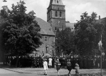 Prozession auf dem Altstädter Markt, um 1940?
