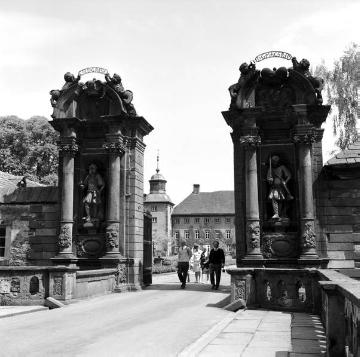 Kloster Corvey, ehem. Benediktinerabtei, 1968: Barocke Toranlage von Westen