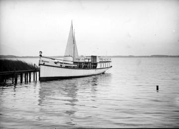 Ausflugsboot auf dem "Zwischenahner Meer" bei Bad Zwischenahn, Ammerland. Undatiert, um 1930?