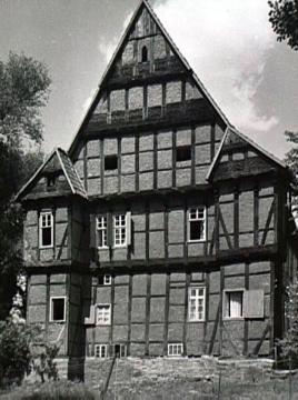 Haus Aussel, Herrenhaus in Backsteinfachwerk, erbaut 1580 - Ansicht von Norden