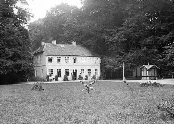Gasthof im Bagno-Park, Schlosspark von Schloss Steinfurt, ehemaliger Barock- und Landschaftspark (1765 bis 1820)