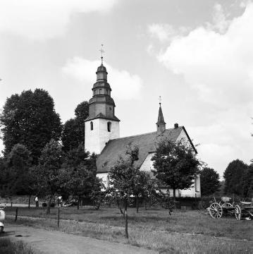 Kirche St. Peter und Paul in Wormbach von Südosten