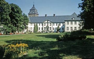 Kloster Grafschaft: Hauptgebäude von Südwesten