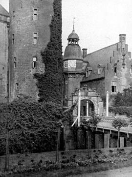 Schloss Gemen: Blick auf das Tor zum Hauptgebäude