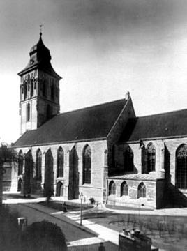 Südwestansicht der St. Martini-Kirche um 1910