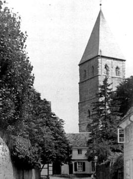 Die Bleichergasse mit dem Turm der St. Pauli- Kirche