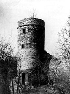 Alte Stadtbefestigung: Der Chattenturm nahe dem Burgfriedhof