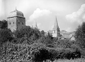Blick von der Schlachthausstiege: Johannistorturm und Altstädter Kirche St. Mariä Heimsuchung, um 1944?