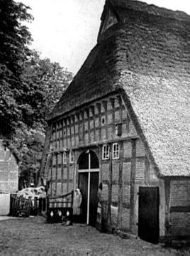Der Olberding-Hof: Reetgedecktes Fachwerkgebäude aus dem frühen 18. Jahrhundert
