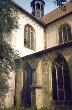 Pfarrkirche Mariae Empfängnis: Eckpartie mit Kreuzgang (ehemalige Abteikirche Marienfeld)