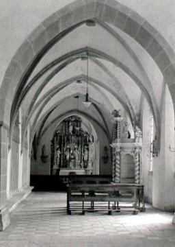 Mariae-Empfängnis-Kirche, Marienfeld: Südliches Seitenschiff mit Beichtstuhl und Ordensaltar