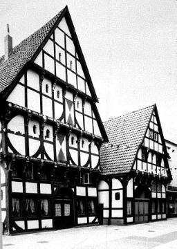 Remensnider- und Engelking-Haus, restaurierte gotische Fachwerkbauten in der Brüderstraße