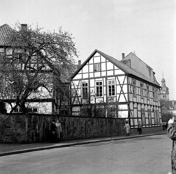 Fachwerkhaus in der Elisabethstraße mit Blick zur Radewiger Kirche