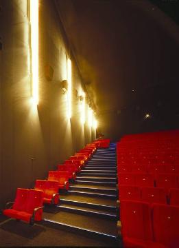 Cineplex, Saal 5 - Filmpalast mit 9 Sälen für 2.700 Zuschauer, eröffnet 15.11. 2000, Albersloher Weg