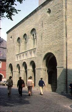 Kirche St. Patrokli: Westbau, zwischen 1190 und 1230 als letzter Bauteil der Kirche entstanden