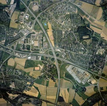 Bochum: Einkaufszentrum Ruhrpark, Autobahnkreuz AK Bochum, A430 (heute A40) mit AS Bochum-Harpen und die A43 mit der AS BO-Gerthe
