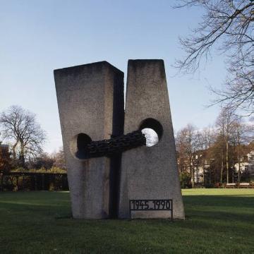 "Unteilbares Deutschland", Mahnmal der westfälischen Bildhauerin Anni Buschkötter von 1960
