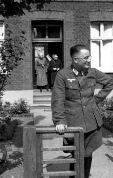 Soldaten im Heimaturlaub, Divisionspfarrer Onkels, ehemals Kaplan in Raesfeld, Pfingsten 1942