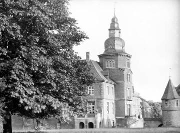Wasserschloss Haus Sandfort, Herrenhaus mit Torturm von der Gräfte aus, erbaut im 16. und 17. Jh., Aufnahme um 1930?