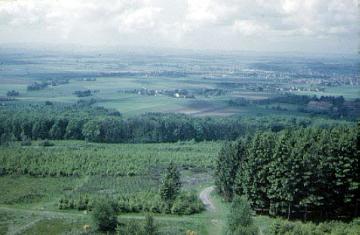 Blick vom Bismarckturm über den Vierenberg zum Teutoburger Wald