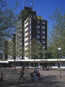 Siedlung Brüningheide mit Einkaufszentrum Sprickmannplatz - Sozialwohnungsbau Bj. 1972-1978, Planung: Prof. Friedrich Spengelin, Konzept: "Urbanität durch Dichte"