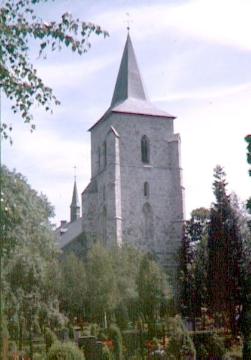 Pfarrkirche St. Peter und Paul (Turmansicht) mit Friedhof, Obermarsberg (ehemalige Stiftskirche)