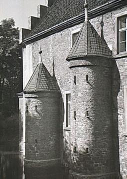 Haus Werdringen, Turmerker - im 13. Jh. Turmburg, Ausbau zum neugotischen Wasserschloss Mitte 19. Jh.