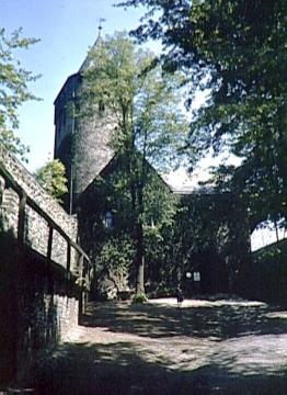 Burg Altena, Blick auf den Bergfried