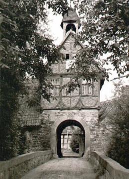 Haus Stockhausen: Torhaus von 1672 mit Dachreiter