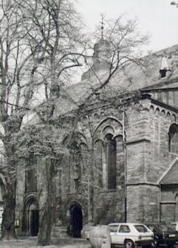 Der Eingangsbereich der Kirche St. Maria zur Höhe, die sogenannte Hohnekirche