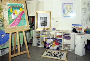Gestalttherapie, Westfälische Klinik für Psychiatrie Münster-Marienthal, 1994: Patientenkunstwerke im Atelier. 