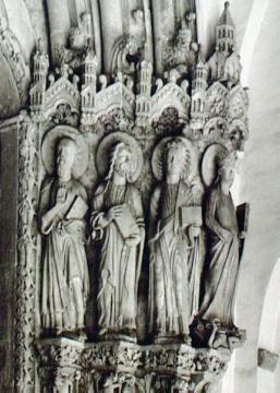 St. Liborius Dom: rechte Partie des Figurenportals (um 1250) im Paradies